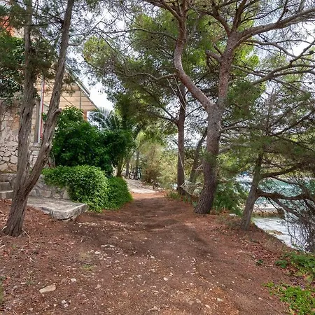 Perina Haven - Island Vis Beachfront