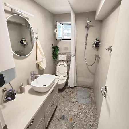 Perina Haven - Island Vis Beachfront