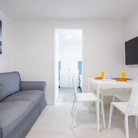 Perina Haven - Island Vis Beachfront Rogačić