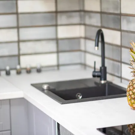 Perina Haven - Island Vis Beachfront *