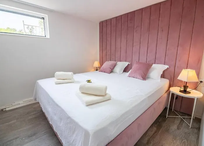 Perina Haven - Island Vis Beachfront