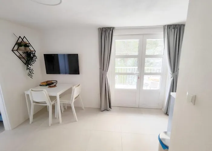 Perina Haven - Island Vis Beachfront