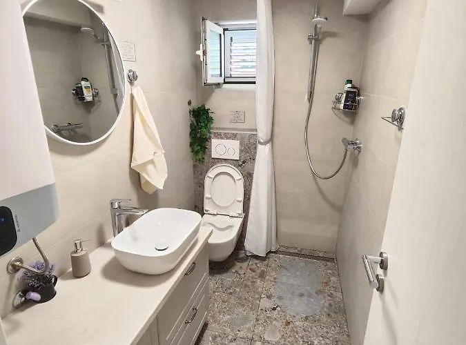 Perina Haven - Island Vis Beachfront