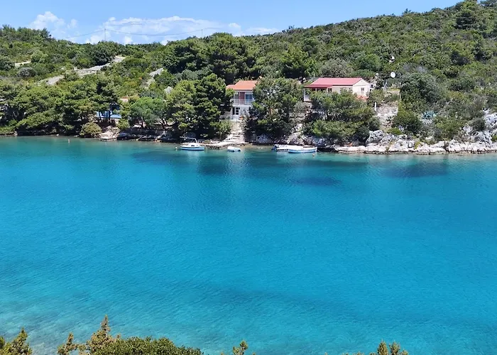 Perina Haven - Island Vis Beachfront