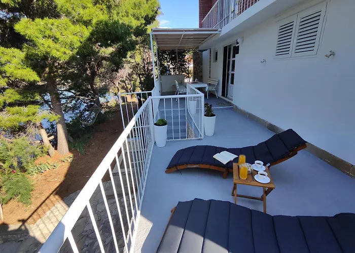 Perina Haven - Island Vis Beachfront *