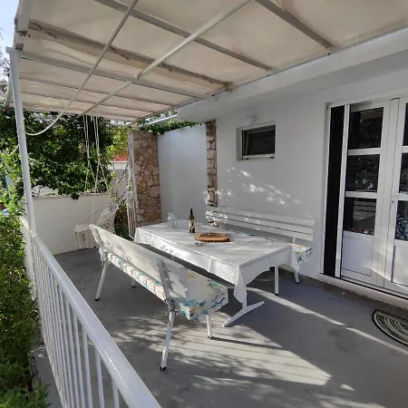 Lejlighed Perina Haven - Island Vis Beachfront *