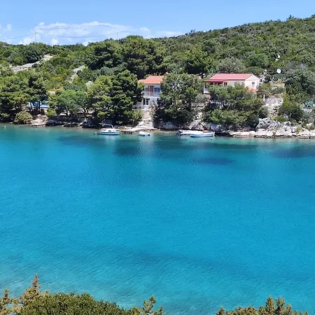 Perina Haven - Island Vis Beachfront